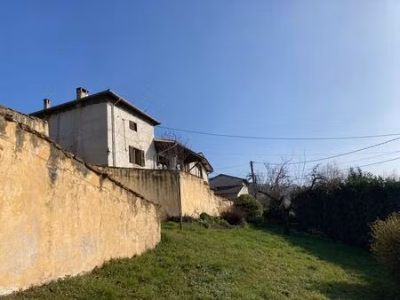maison de plus de 290 m2 avec plus de 6 000 m2 de terrain