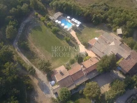 maison de 30 pièces de luxe en vente à châteauvert  france