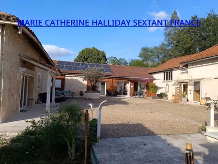 ferme restauree avec gout comprenant 2 gites sur 6700 m2 de terrain 15 mn de perigueux