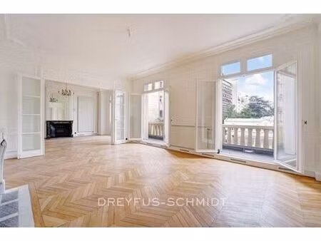 appartement de luxe en location à champs-elysées  madeleine  triangle d’or  france
