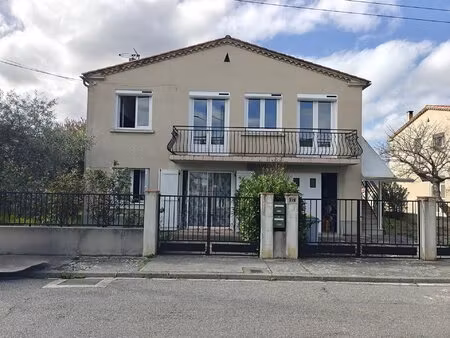 limoux-villa avec jardin puits atelier et garage