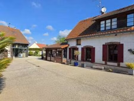vente maison à thivars (28630) : à vendre / 245m² thivars