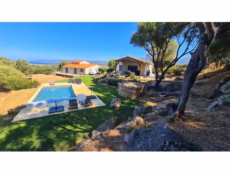 propriano  superbe propriété de 2 villas  piscine  vue mer  terrain de 3793 m2  vue panora