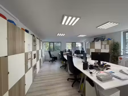 location bureaux 178m²