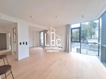location bureaux 65 m²