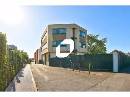 vente bureaux 670 m²