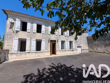 maison à montils (17800)