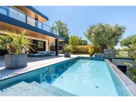 superbe villa contemporaine dans un domaine privé et sécurisé