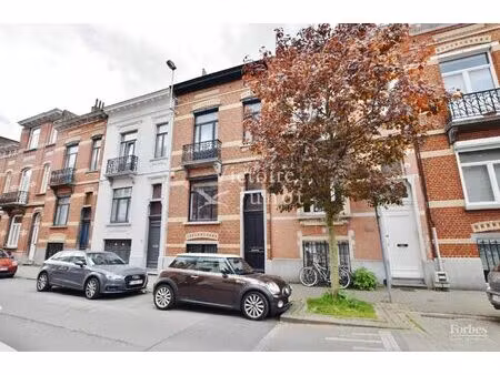 maison à louer avec terrasse et jardin   etterbeek (vbe26124)