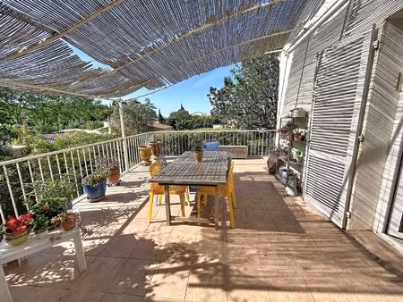 belle villa cossue avec jardin de 764 m2 au centre de pignan  proche de montpellier