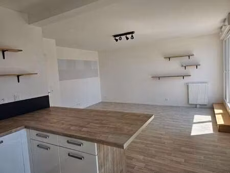 location appartement 3 pièces meublé à betton (35830) : à louer 3 pièces meublé / 6867m² b
