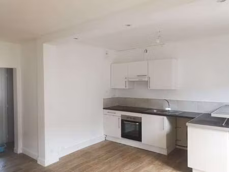 location appartement 2 pièces à fougères (35300) : à louer 2 pièces / 40m² fougères