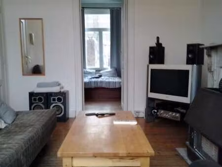 appartement 1 chambre à coucher bien situé