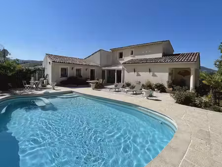 maison haut de gamme 4 chambres 182 m2 + garage et dépendances