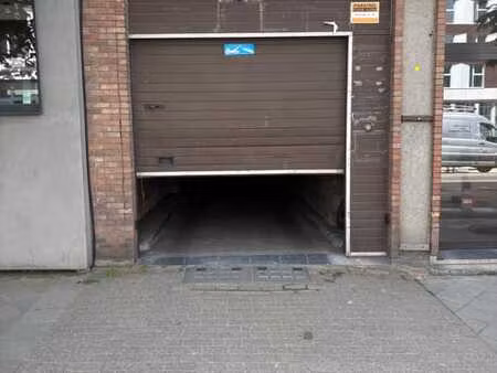 emplacement de garage sécurisé à ixelles