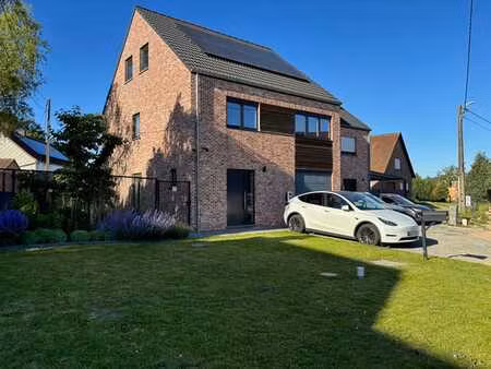 spacieuse maison jumelée économe en énergie à neervelp