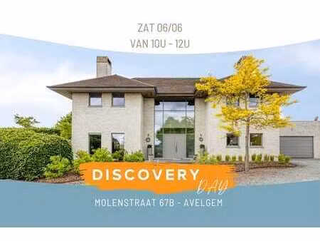 majestueuse villa de luxe sur un terrain généreux avec des v