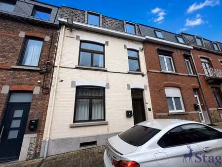 maison 2 façades avec terrasse et jardin