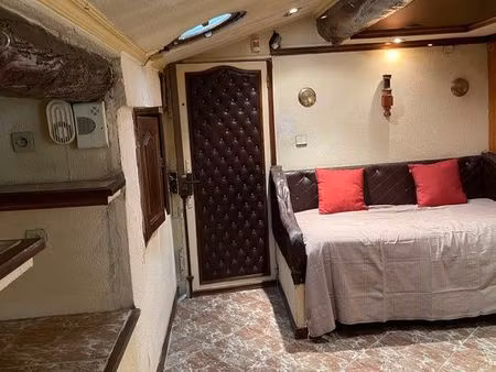 studio de charme dans un bel immeuble ancien – entre antiquaires et castellane