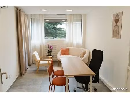 bureau à louer dans cabinet pluridisciplinaire – lyon 3 - villette - la part dieu