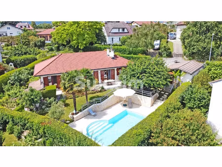 maison de luxe à vendre à challex