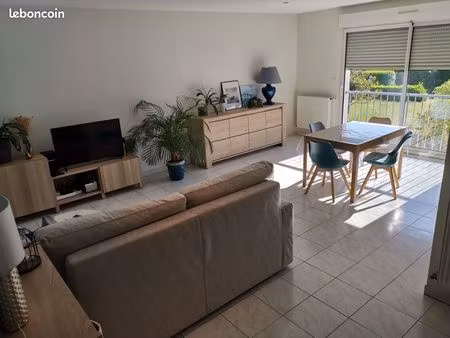 vente appartement f2 chassieu 53 m2 avec parking + garage