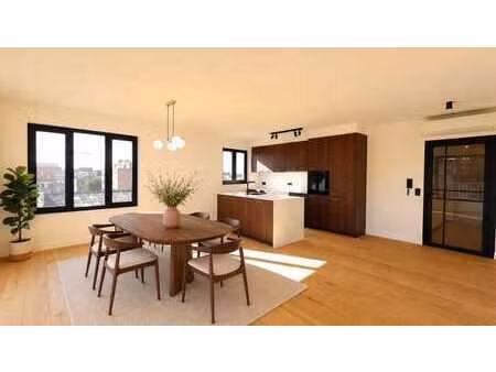 volledig gerenoveerd appartement te huur in roeselare!