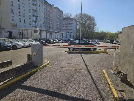 parking à louer