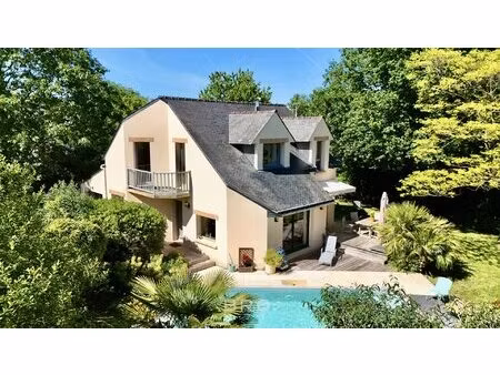 maison 4 chambres  129 m2 habitables  1 500 m2 de terrain  piscine
