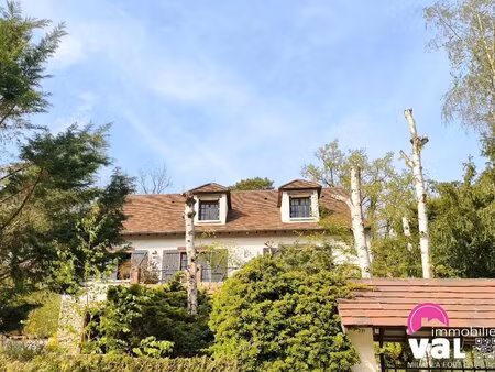 5mn commerces  école et rer d maison traditionnelle avec sous sol total sur 1948 m² de...