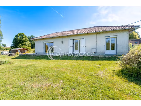 maison sur 2100 m2 avec vue dégagée  possibilité 2 chambres
