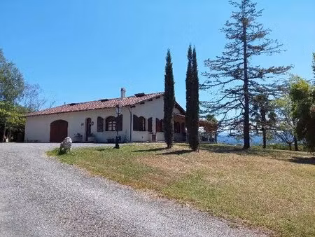 secteur montesquieu volvestre/ daumazan sur arize   maison t5 sur près de 2hectares  vue p