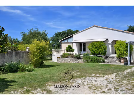 la calmette  villa de plain pied avec grand jardin