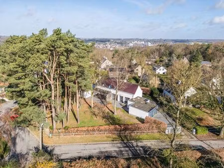 villa à louer avec garage et terrasse   bierges (rbw01392)