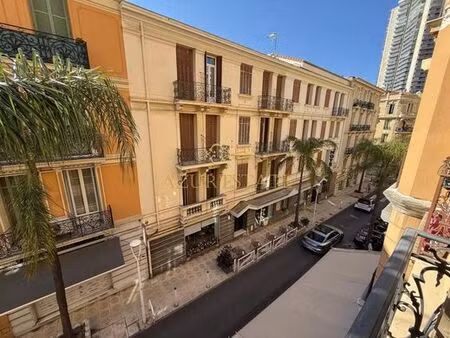 appartement de luxe de 2 chambres en location à beausoleil  france