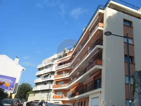 2 pieces avec balcon  cave
