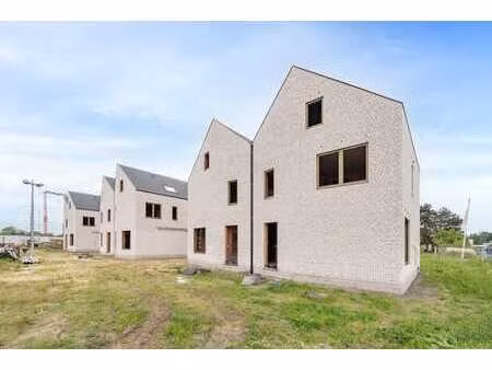 maison neuve avec grand jardin à lebbeke