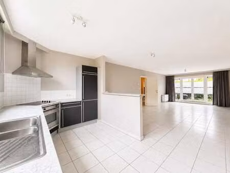 bel appartement 2ch / jardin / cave / parking