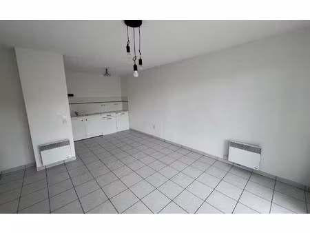 location appartement  59.6 m² t-3 à parentis-en-born  812 €
