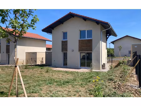 location maison  m² t-4 à loisin  2 200 €