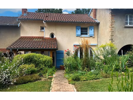 location maison  81.91 m² t-4 à mâcon  1 000 €