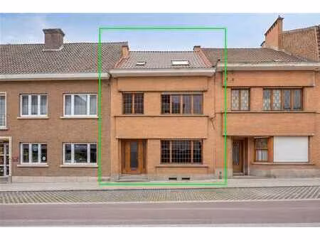 maison avec 3 chambres à hal