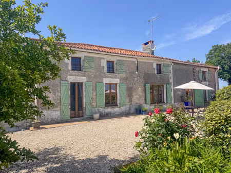 maison à vendre à saint-maurice-le-girard (85390) - vendée