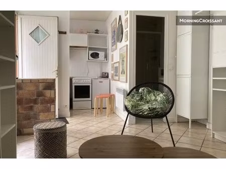 studio cosy sur cour verdoyante