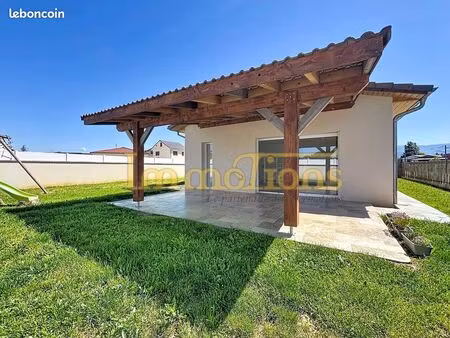 villa 4 pièces 83 m²