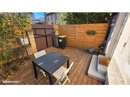 maison meublée climatisée terrasse cloturée sécurisée 2 grandes suites 2 sdb 75m2