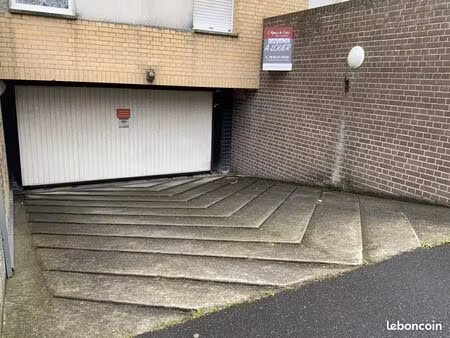 parking/box 16 m² croix