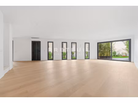 maison de luxe à vendre dans le quartier croulebarbe