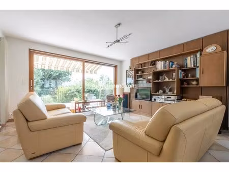 maison 8 pièces - 5 chambres- terrain de 1073m² piscinable
