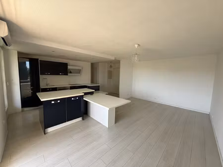 location appartement 2 pièces 50 m² à hyères (83400)